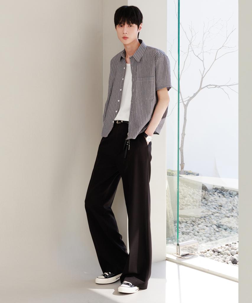 NODU Pin Stripe Crop Half Shirt [Black]