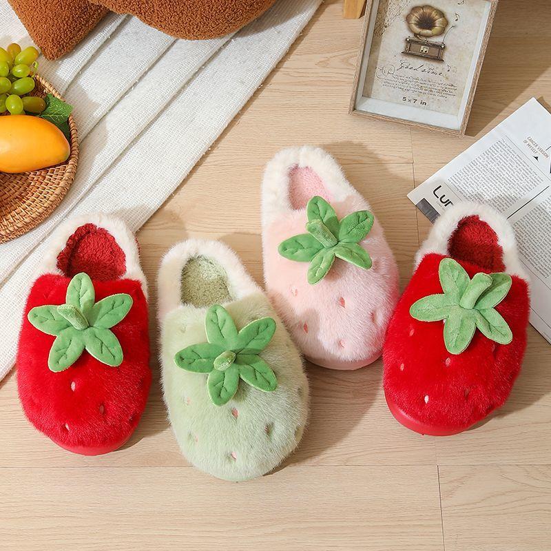 Fashion New Fluff Strawberry Themed Home Cotton Slippers Women Winter Cloud Snug Indoor Shoes Ladies Creative Fruit Furry Slides Slipper