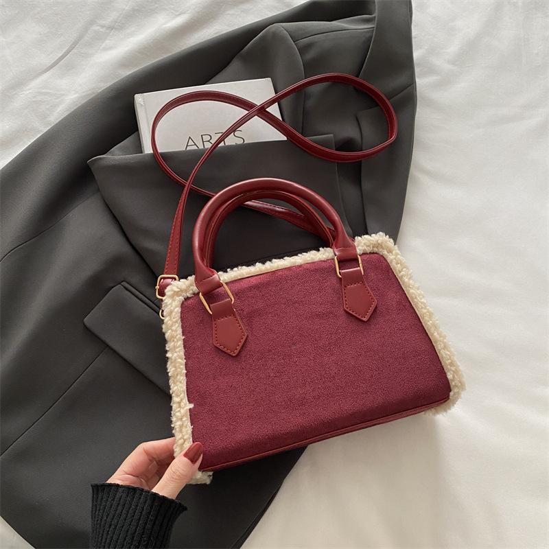 

Niche simplicity 2025 spring new handbag commuter small square bag casual fashion shoulder messenger beautiful bag красный