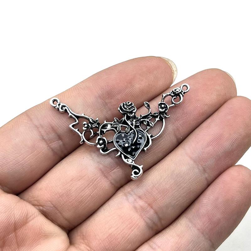 Retro Rose Vine Heart Clavicle Pendant - Zinc Alloy Jewelry Accessory