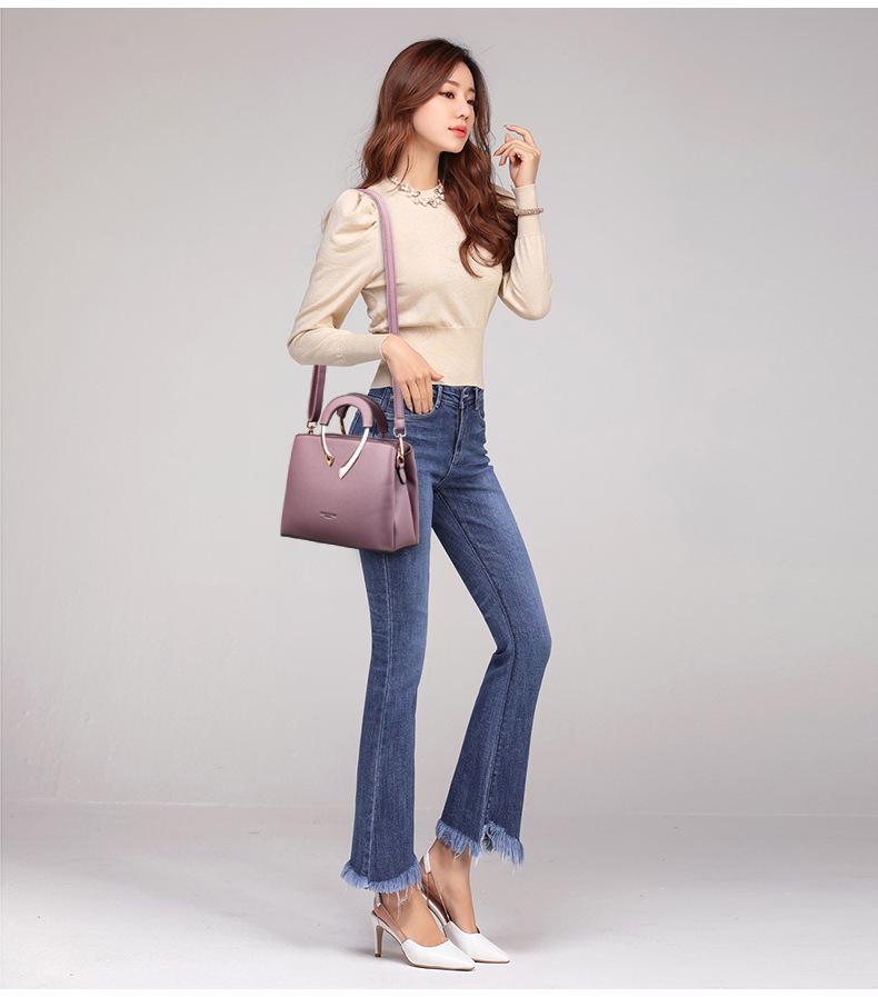 2025 Retro European & American Style Large Capacity Women's Crossbody Handbag