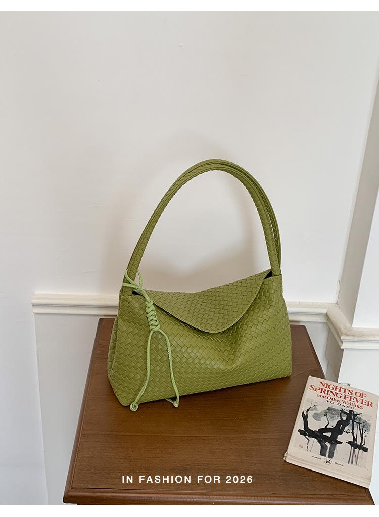 2026 High-End Versatile Woven Underarm Bag: Large Capacity Casual Handbag