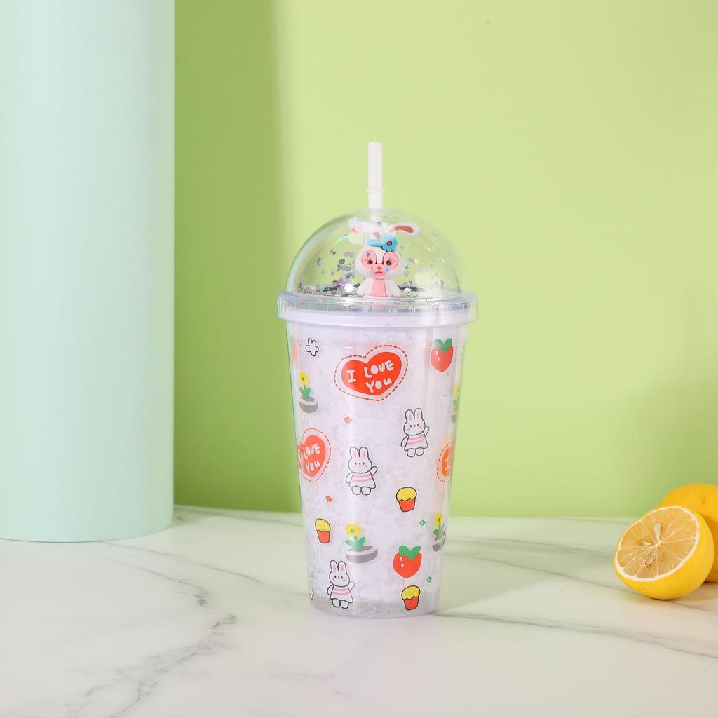 Kreslený studentský kreativní přenosný přenosný pohárek léto venkovní mikrokrajinka slámový plastový pohárek na vodu pohár pro panenku králíčka