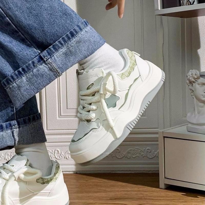 Popular little white shoes girls 2025 autumn new original platform casual shoes trend niche board shoes flat shoes women