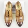 Mode NYTT 2025 Sommarstil Herr Formella Affärsläder Skor Retro Brittiska All Match Äkta Läder Herr Brogues Oxfords Gul