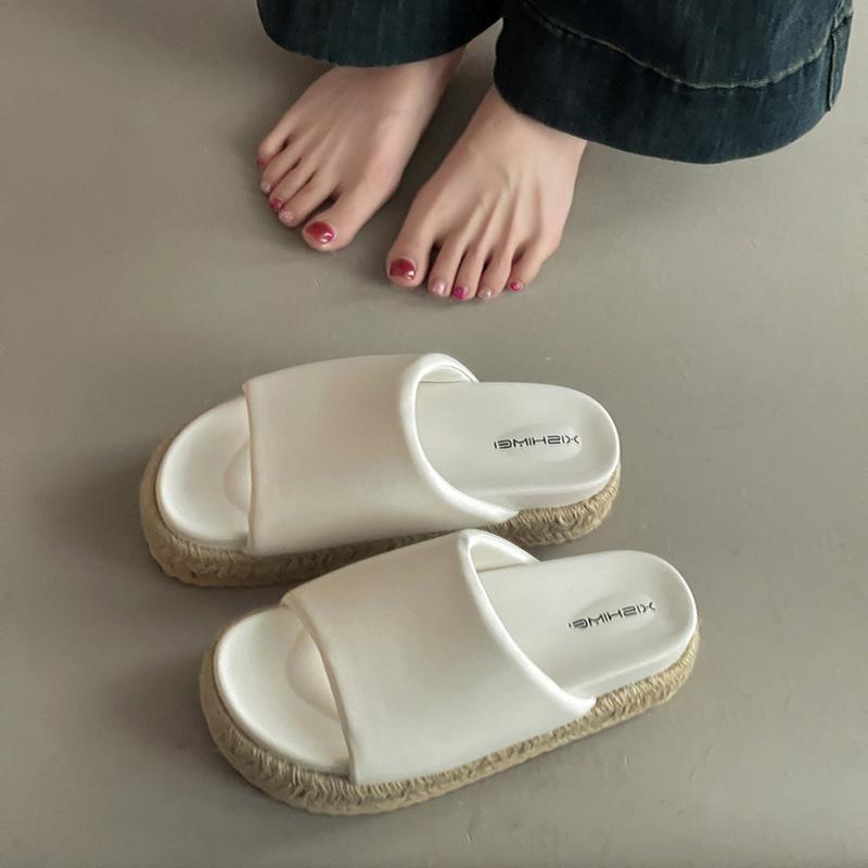 Fashion and versatile casual thick-soled one-word drag women's summer retro design feels comfortable and wears flat-soled cool slippers women's shoes