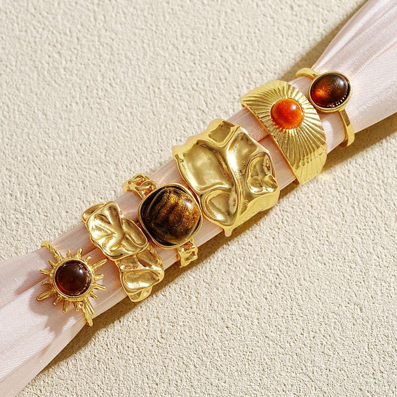Fashion Brown Stone Irregular Opening Rings Set for Women Luxury Gold Color Wrinkled Lines Finger Rings Personality Wear Zircon