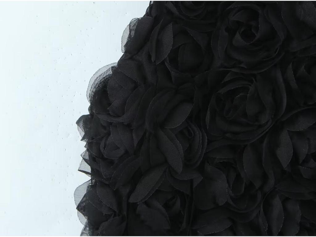 Spring 2025 Women's European & American Style 3D Floral Slim Backless Halter Top