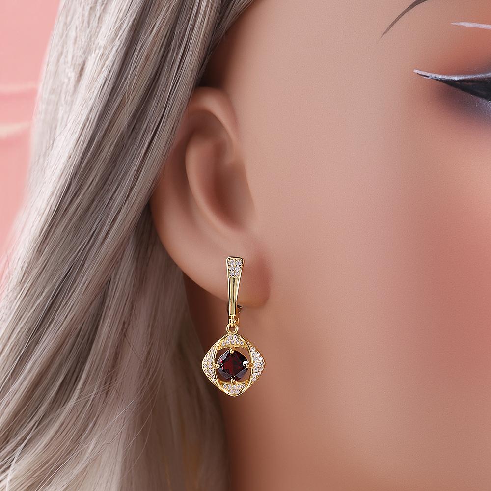 925 Sterling Silver Women's Clasp Earrings Natural Garnet Fine Jewelry Gemstones for Banquet Engagement Gift