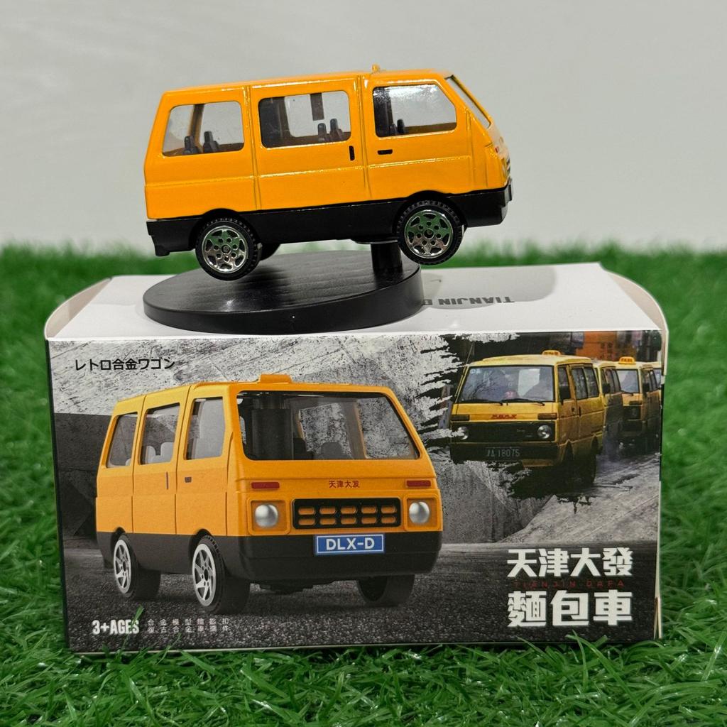 1:64 Initial D AE86 Fujiwara Racing  Drift Car Model Statue Adornments Auto Center Console Child creative car toy ornaments