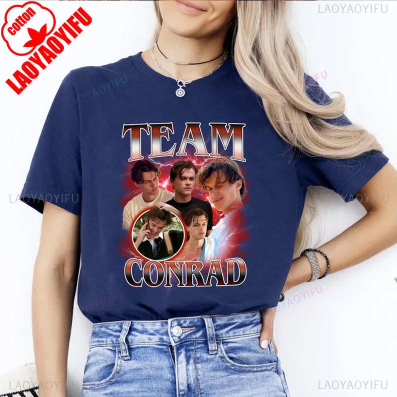 Maglietta Vintage Conrad Fisher Team Conrad L'Estate in cui sono diventata Bella Retro Conrad Fisher Cena tra Ragazze Y2k Top Abbigliamento Unisex 2025