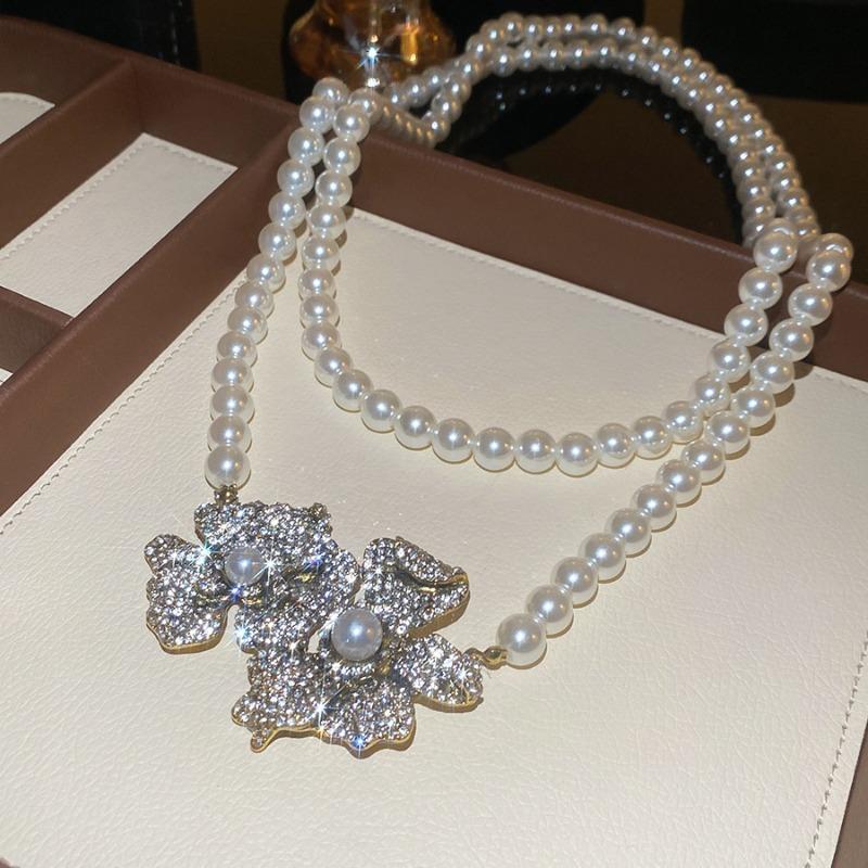 Diamond-encrusted Flower Pearl Necklace Earrings Set Retro Elegant Light Luxury Banquet Exquisite High-end Jewelry