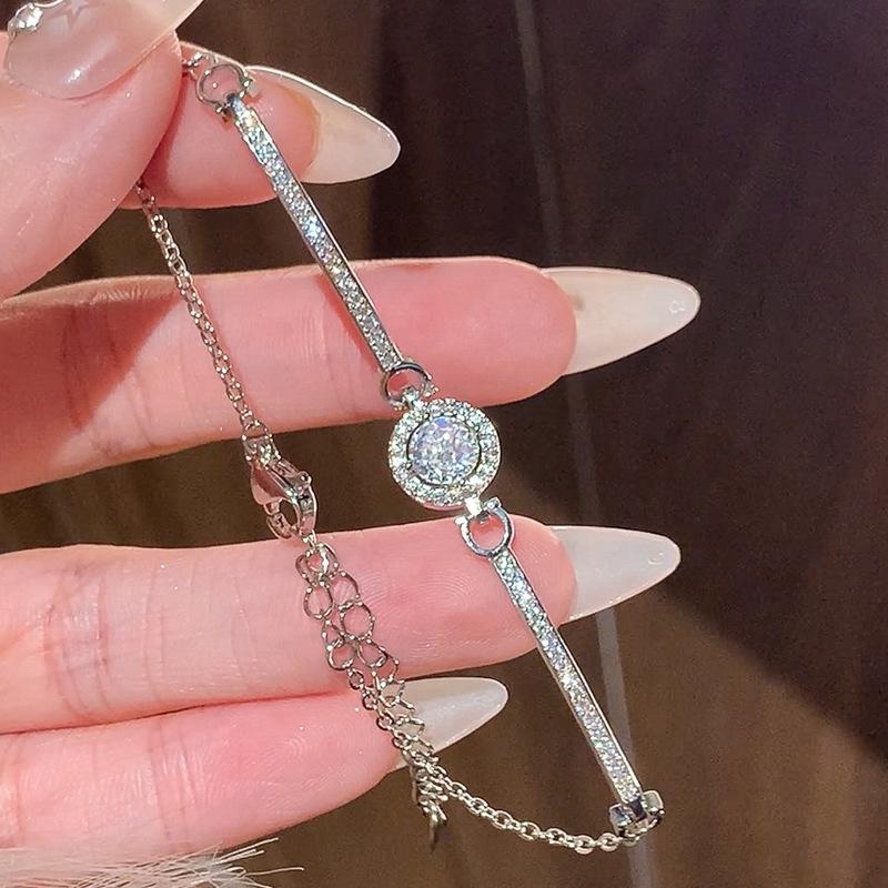 Exquisite Niche Zircon Bracelet for Women - Smoky Rain, Light Luxury, Perfect for Best Friends