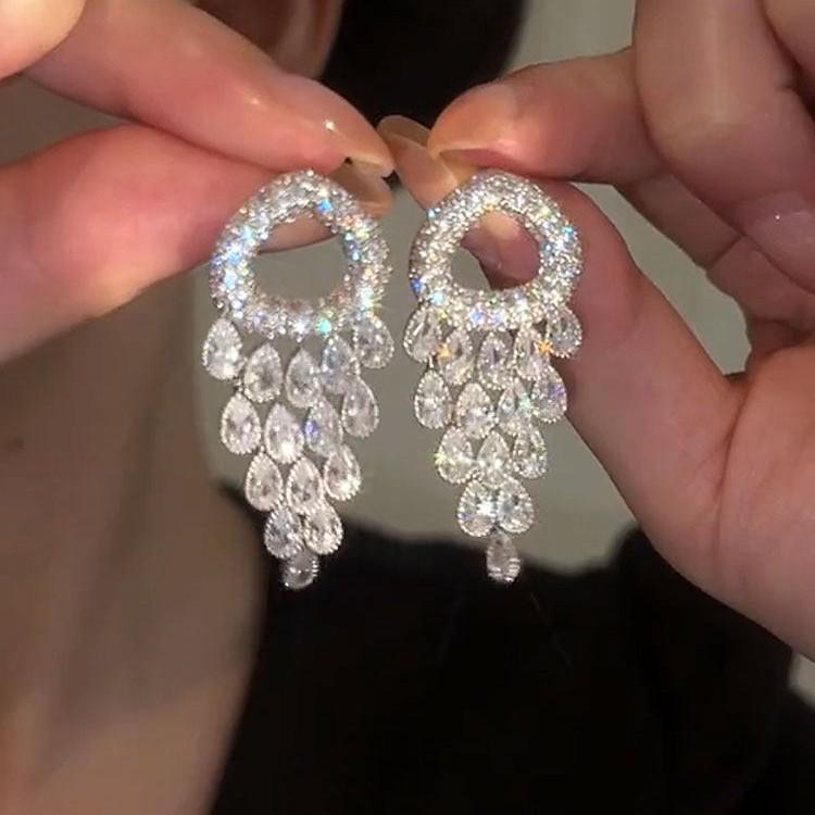 Silver Needle CZ Round Water Drop Tassel Stud Earrings - Exquisite, Fashionable, Versatile High-End Accessories for Women