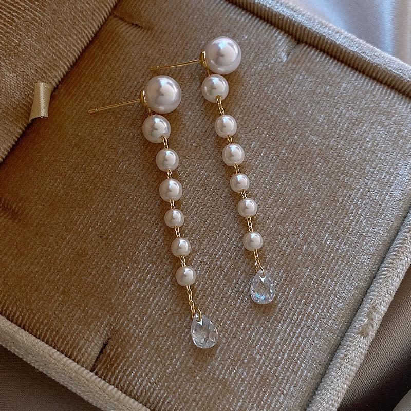 Kolczyki sztyfty z perłą w kształcie kropli wody Francuskie retro eleganckie kolczyki temperamentowe kolczyki lekkie luksusowe kolczyki damskie