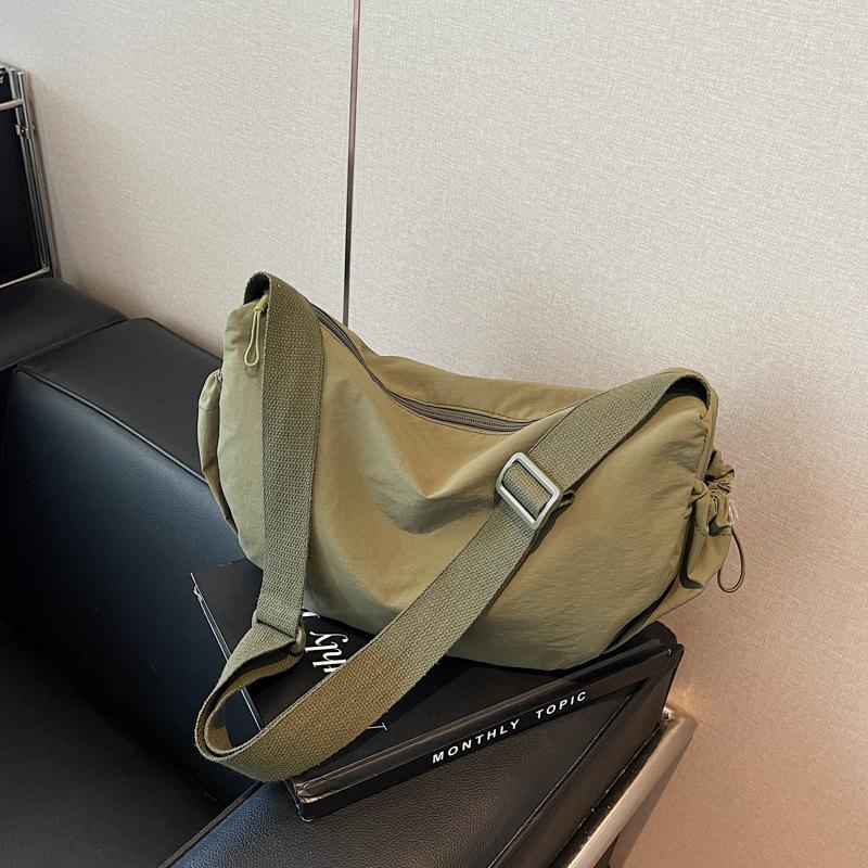 Casual Bag Women's Autumn and Winter New Popular Shoulder Bag Large Capacity Class Commuter Crossbody Dumpling Bag