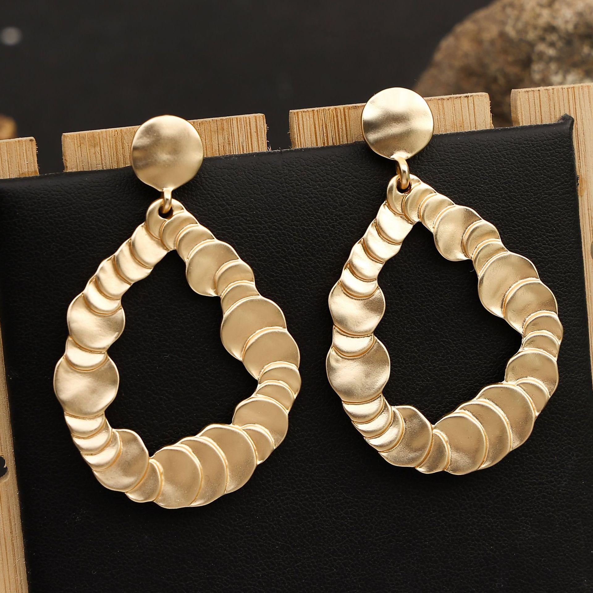 Atmospheric Exaggerated Earrings, Fashionable And Versatile Water Drop Metal Medium And Long Ear Needles