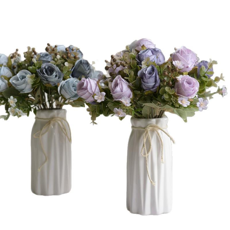 Bouquet Principessa Rosa a 5 Teste Europeo: Centrotavola Floreale Annodato a Mano e Decorazione Floreale Moderna a Parete.