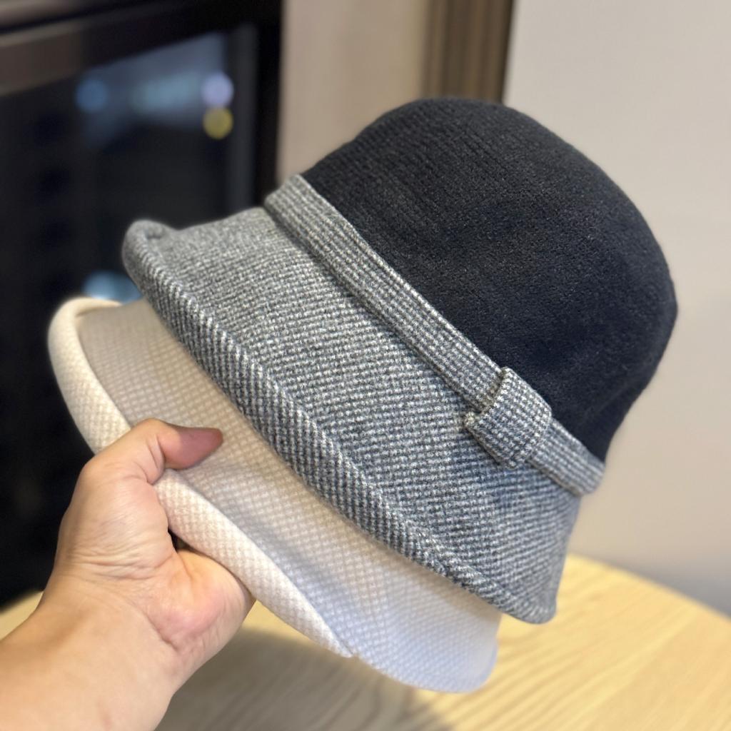 Neuer Hut Damen Herbst und Winter Warmer Fischerhut Britischer Hut mit gekräuselter Krempe Hut für Mütter mittleren und höheren Alters Schlanker Glockenhut