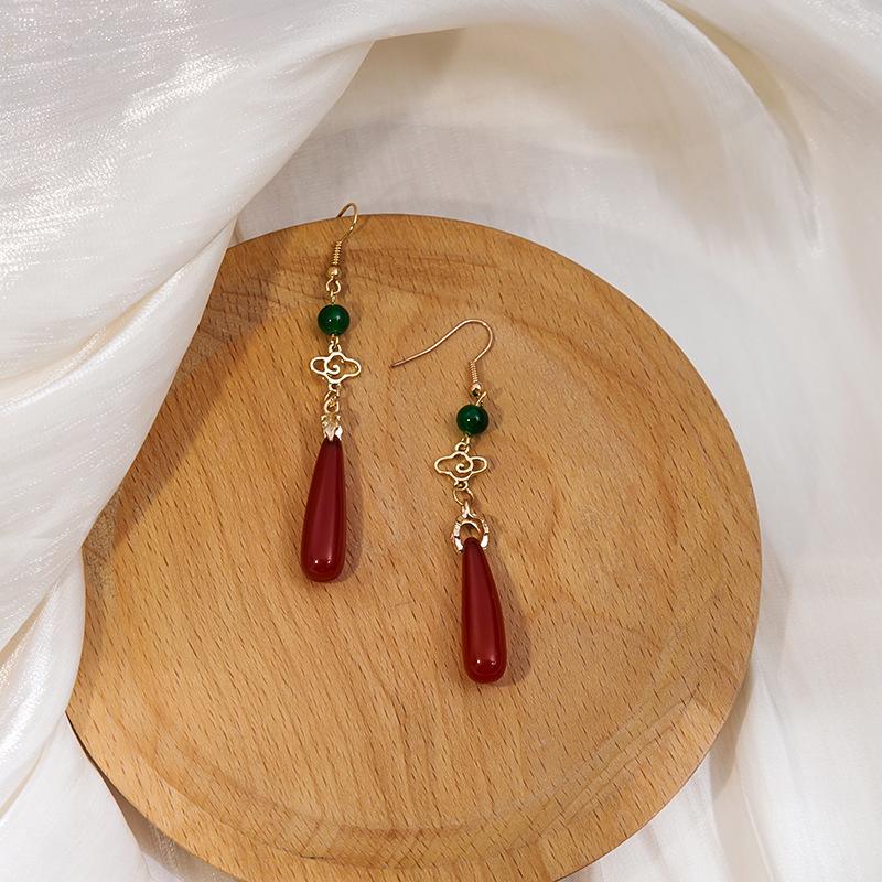 Retro Style Red and Green Gemstone Qipao Earrings with Tassels