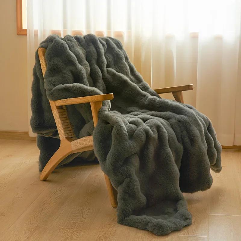 Class A Rabbit Fleece Blanket Quilt Winter Thickened Milk Fleece Office Nap Sofa Blanket Comfortable, Can Be Covered At Any Time