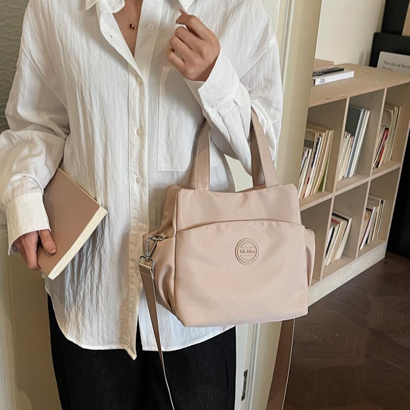 Lightweight Large Capacity Shoulder Bag Women's Waterproof Nylon Tote Bag