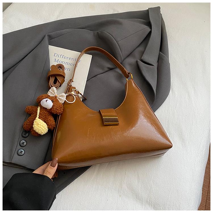 French retro shoulder bag underarm 2025 new foreign style texture solid color handbag European and American retro small square bag