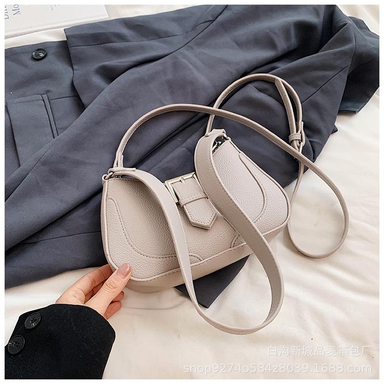 

2025 niche design feeling armpit bag women s new trendy and versatile fashion crescent bag French shoulder messenger bag