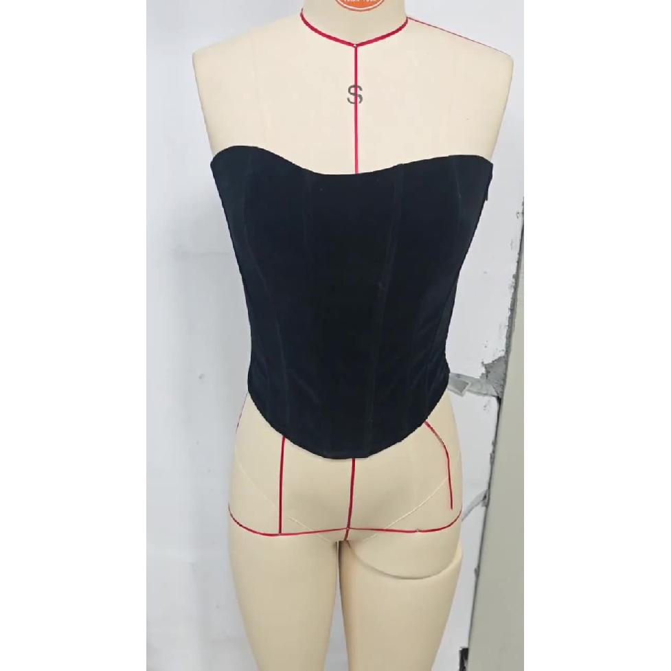 Korsetts, modische und elegante Damenbekleidung