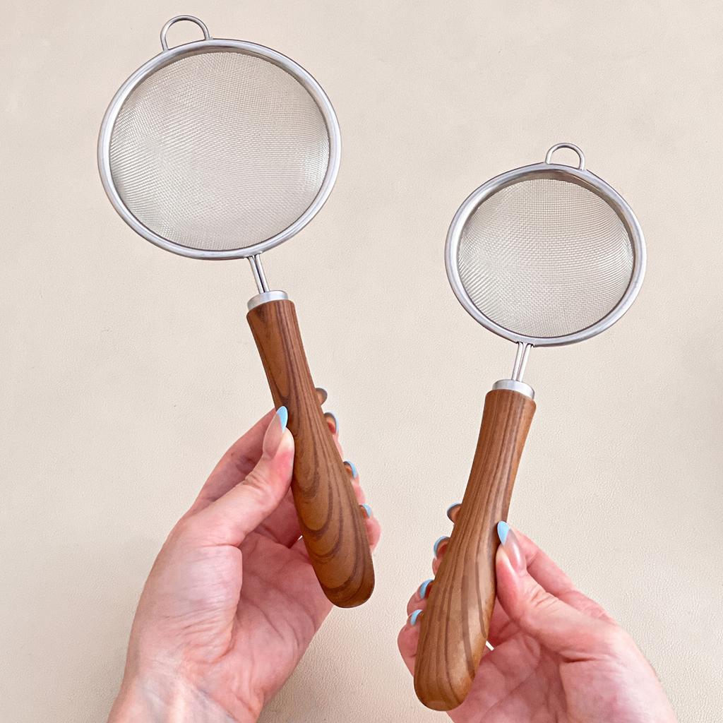 304 Stainless Steel Fine Mesh Strainer Colander Flour Sieve With Plastic Handle Soybean Milk Residue Filter Spoon Kitchen Tools