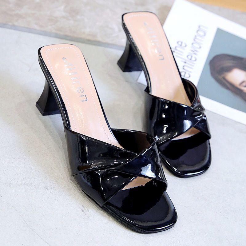 High-heeled Slippers Women's Summer 2025 New Internet Celebrity Mid-heeled Shoes Mother Fashion Square Heel Thick-heeled Slippers Outer Wear One-wor