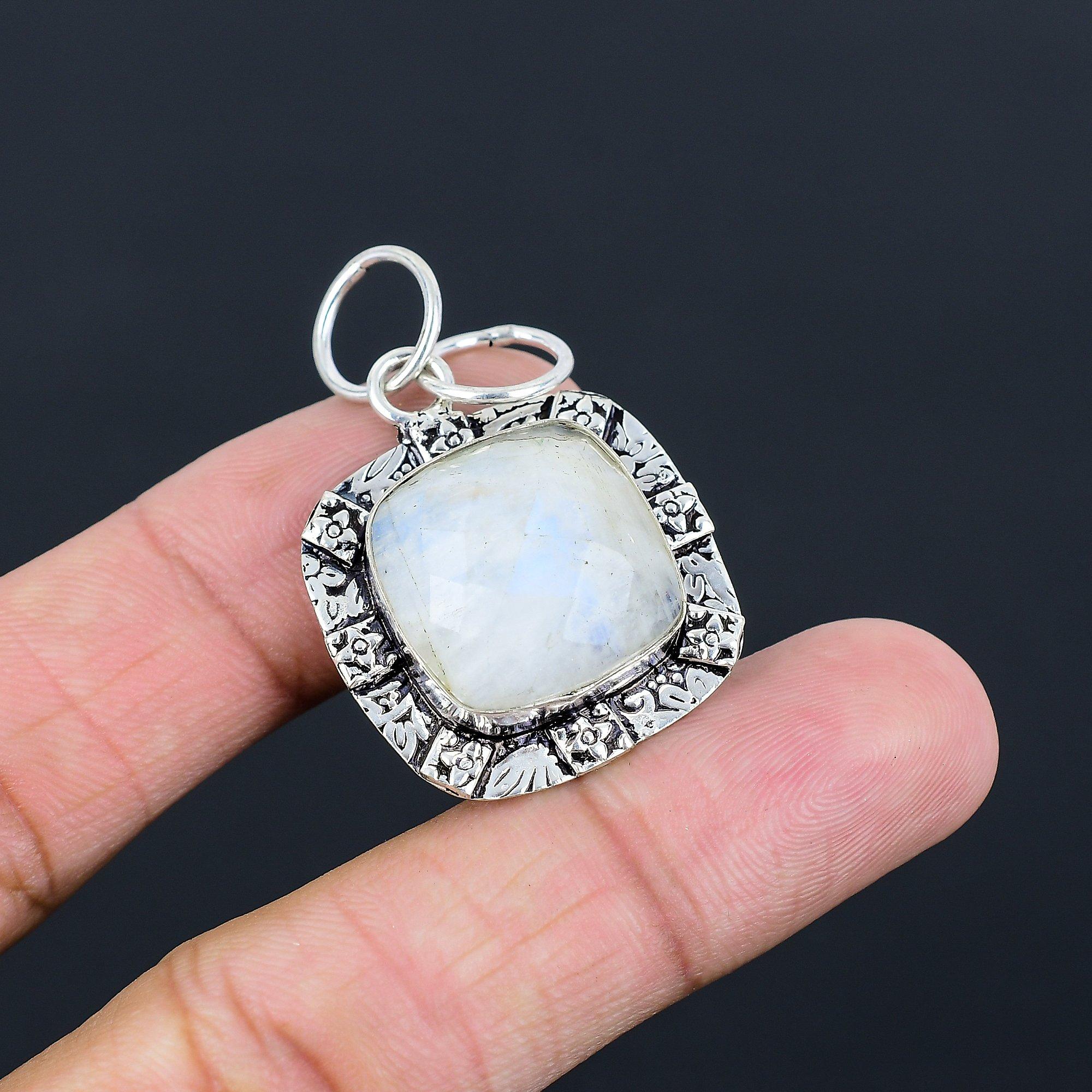 Sisters Day Deal 925 Sterling Silver Rainbow Moonstone Stone Elegant New Pendant