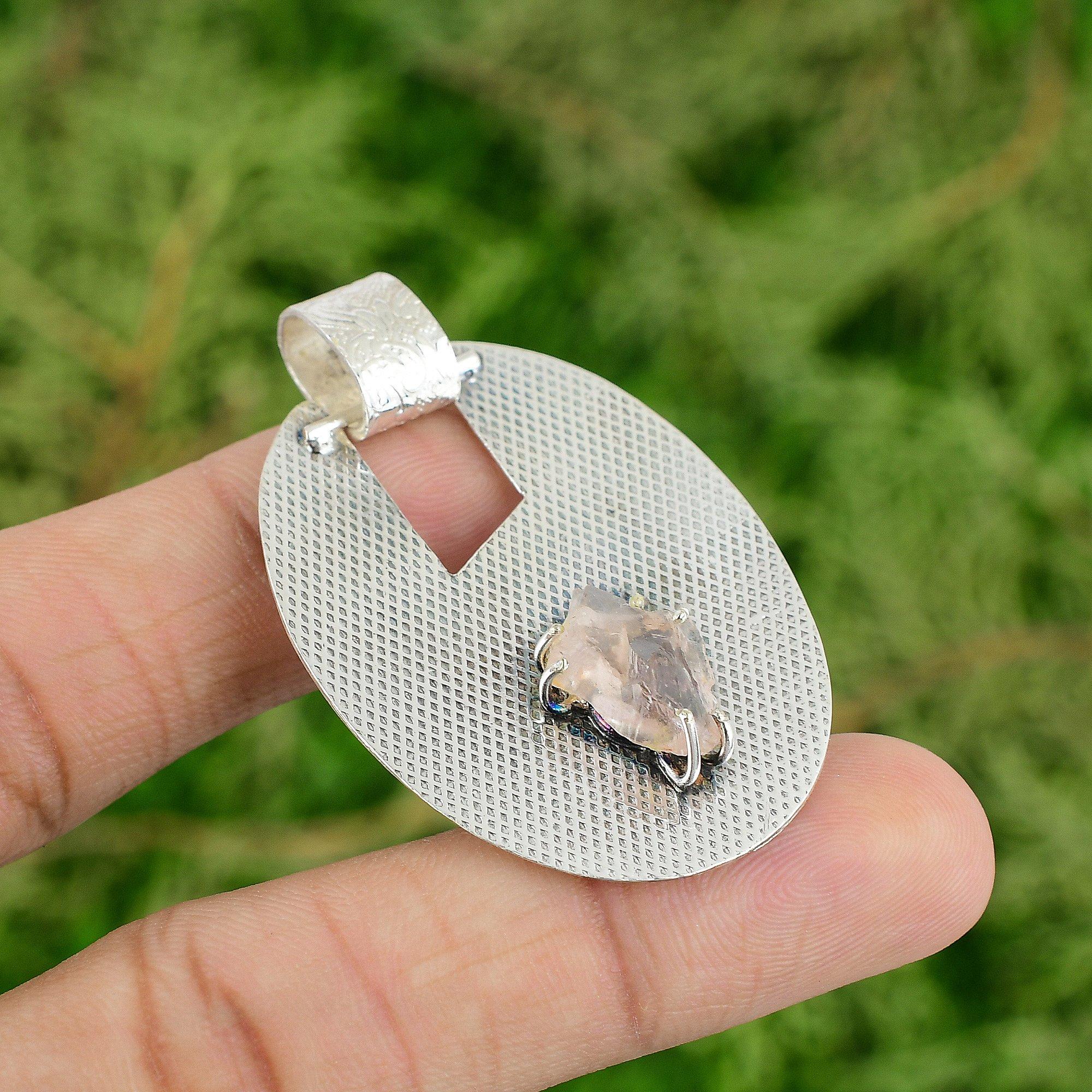 

Сделка ко Дню дочерей Натуральный розовый кварц необработанный Модный кулон для жены Стерлинговое серебро