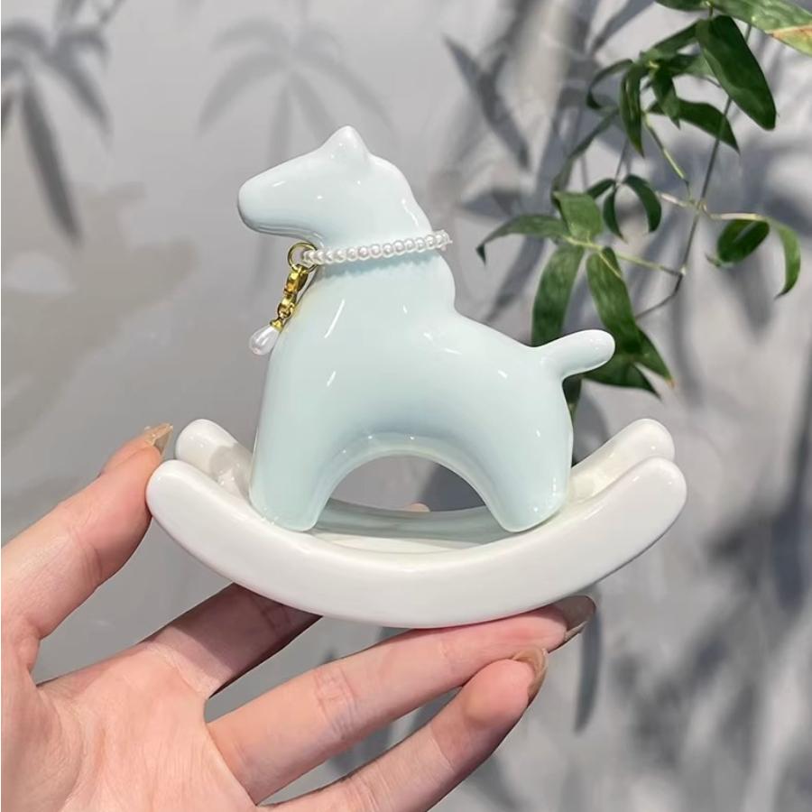 Green Ceramic Rocking Horse Figurine Crackle Glaze Decor with Pearl Necklace Mini Desktop Ornament for Home Luck Gift