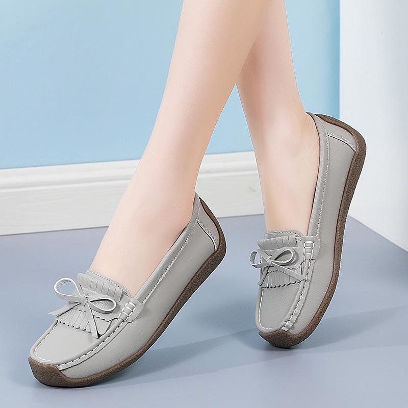 Spring and Summer 2026 New Flat Shoes Versatile Soft-soled Mother Shoes Women's Casual Lazy Shoes Large Size Women's Shoes