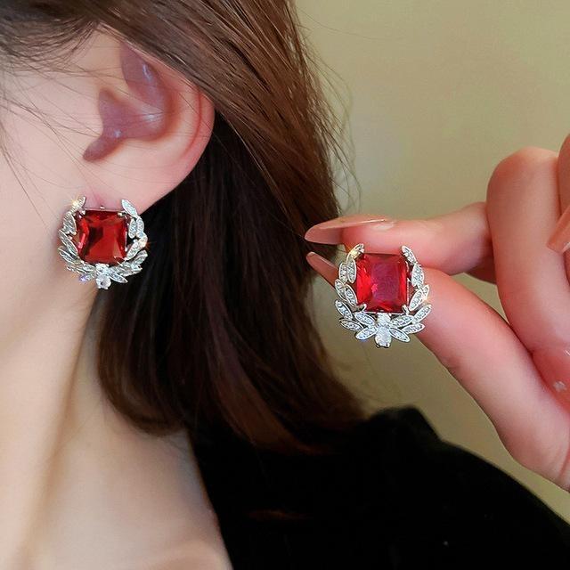 Carat Round Red Garnet Flower Stud Earrings for Women Fashion Engagement Jewelry Birthday Gifts New Water Drop Long
