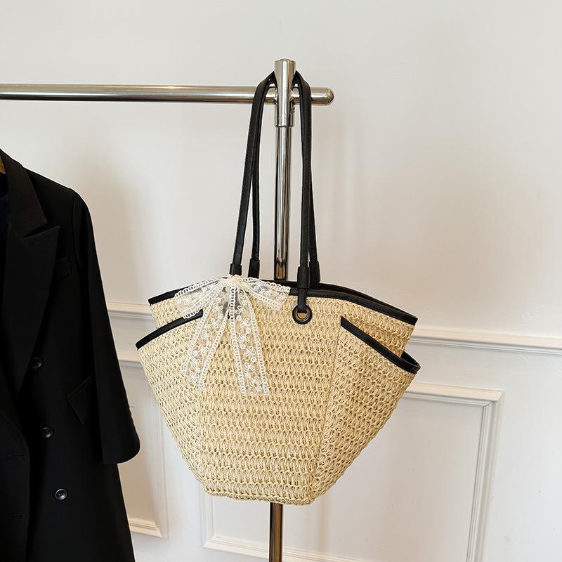 

New simple fashion large capacity straw bag 2025 spring one-shoulder niche design women s bag casual bucket bag