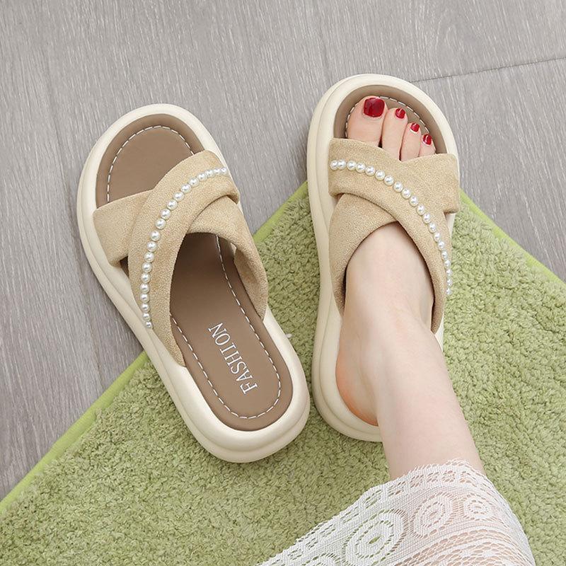 Dicksohlige, gekreuzte, coole Hausschuhe für Damen-Sommerbekleidung 2025 neu, französischer Stil mit Rock, Strand am Meer, Ein-Wort-Sandalen