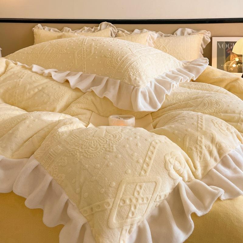 Ins-Stil im koreanischen Stil geschnitztes vierteiliges Bett aus Milchsamt, verdicktes warmes Korallensamt-Winterbettbezugblatt