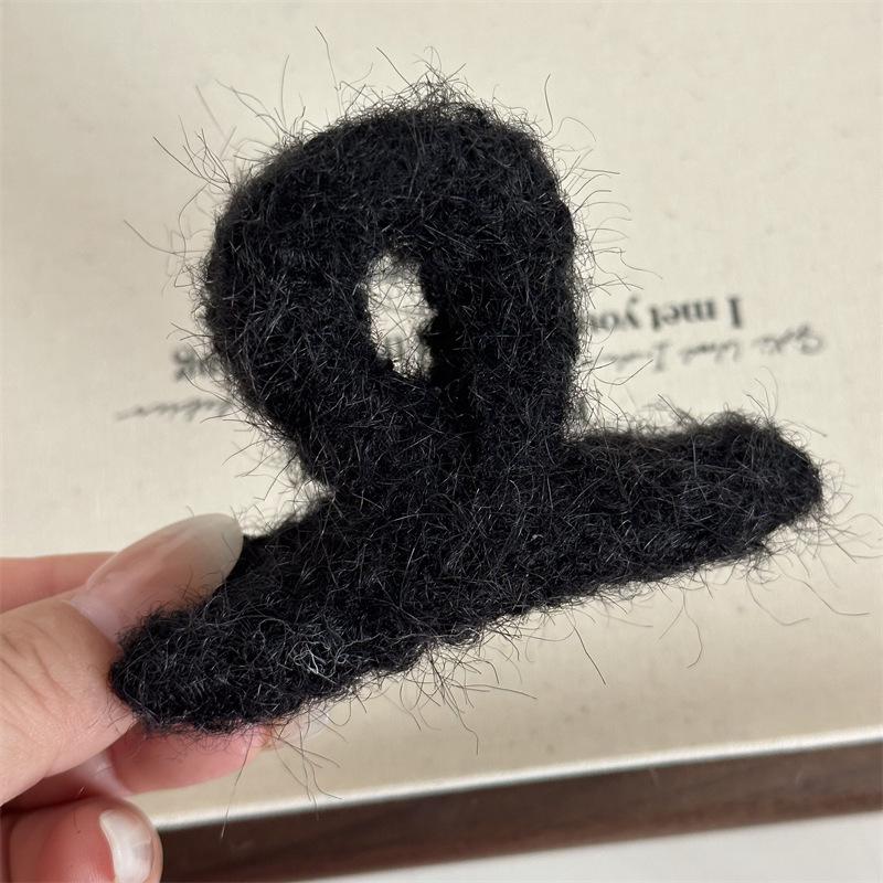 Pink Plush Hairpin Women's Large Shark Clip - Autumn/Winter Edition