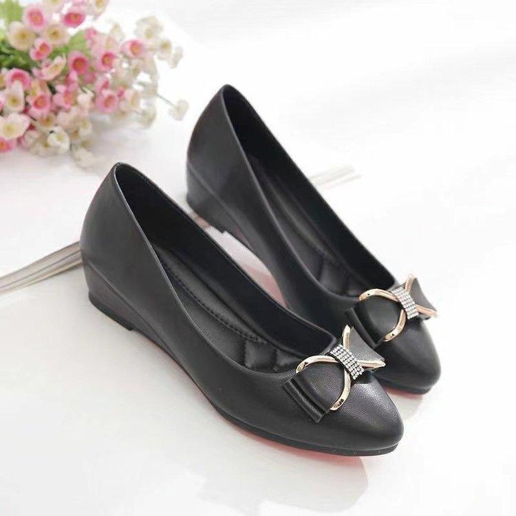 Chaussures à enfiler à bout rond et ouverture peu profonde pour le printemps, chaussures à semelle plate et ouverture peu profonde pour le Nouvel An, chaussures décontractées à semelle souple