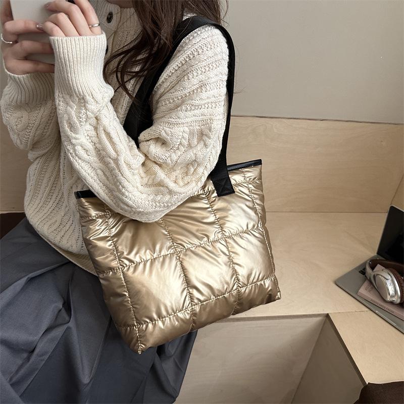 

Korean Style 2025 Cotton Padded Large Tote Bag - Lightweight, Fashionable Single Shoulder Bag for Women 40*10.5*29 cm