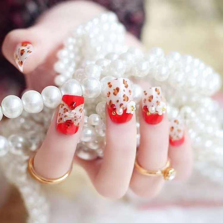 

24-Piece Red Leopard Print Square False Nails - Adhesive & Removable