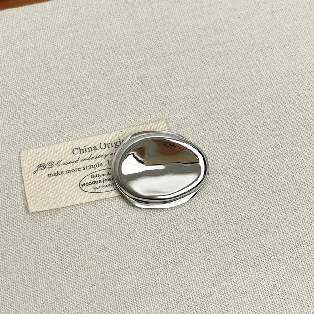 

Геометрическая ажурная металлическая брошь для женщин - Дизайн для высококлассных осенне-зимних свитеров и пальто