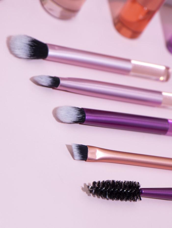 10-Piece Beginner Mini Makeup Brush Set with Crystal Handles - Portable Travel Kit with Brush Bag