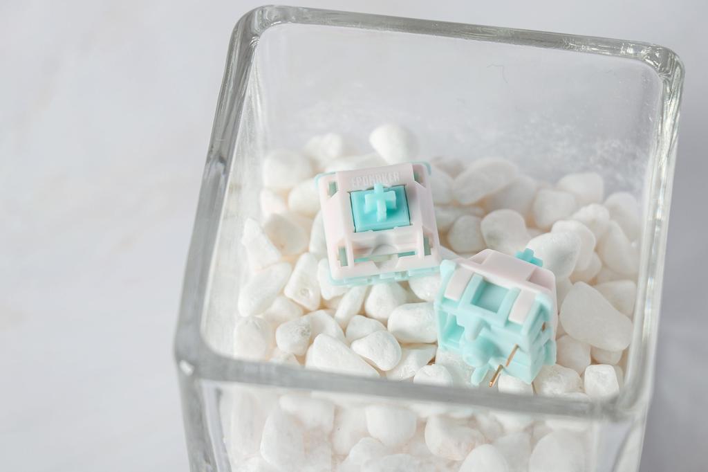 EPOMAKER Jade Blossom Keyboard Switch LY Stem Full POM Housing for Gaming Keyboard Linear 5 Pin Switch 30pcs Jade Blossom Pre-lubricated (Linear,