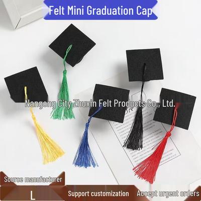 Customizable Mini Graduation Cap Wine Bottle Decoration with Tassel: Perfect for Graduation Parties & Events