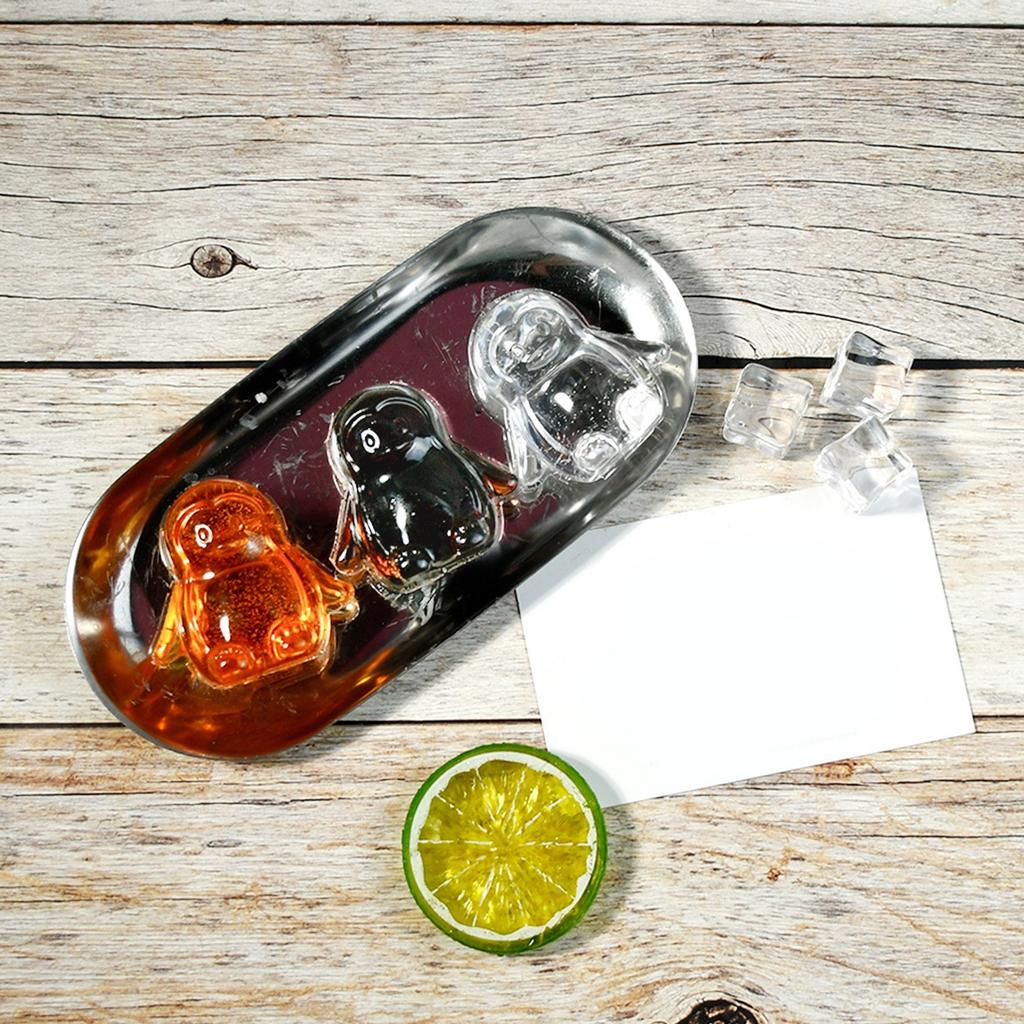 Multipurpose Sturdy Silicone Penguins Ice Cube Tray with Lid 4 Slots Whiskey Ice Mold Easy Release Home Accessory