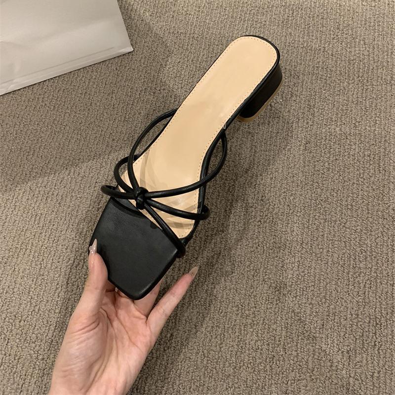 2024 New Open Toe Women Slippers Fashion Narrow Band Slides Ladies Outdoor Low Heel Sandal Summer Women's Shoes