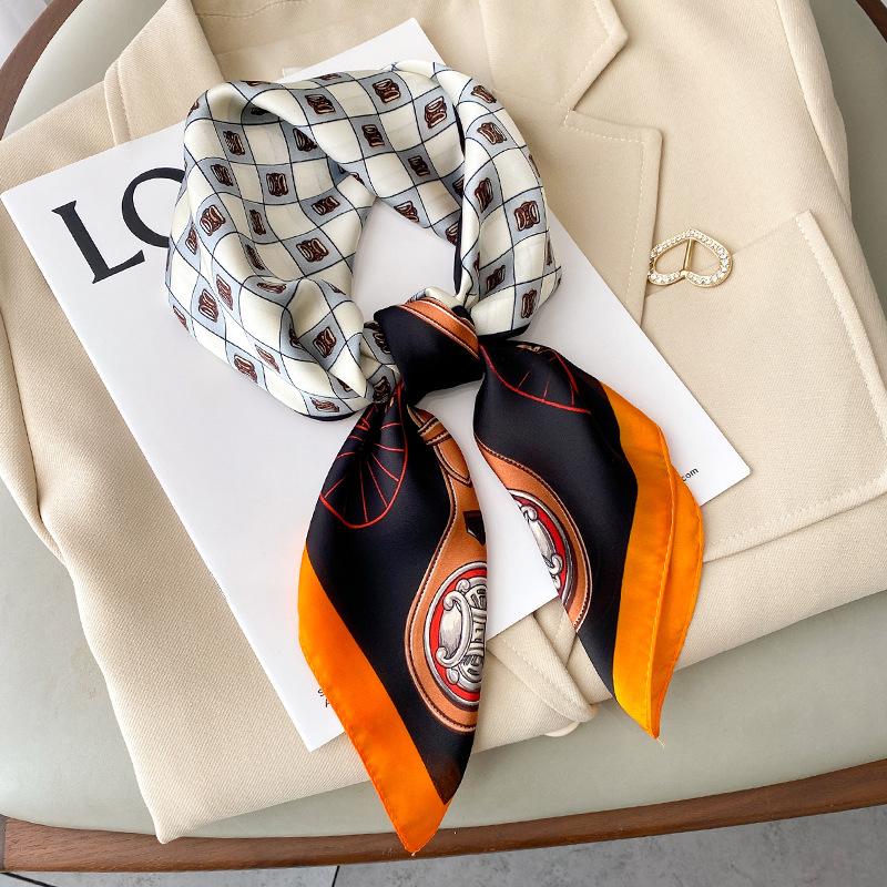 Luxury Animal Silk Satin Head Scarf For Women Plaid Print Kerchief Neck Scarfs 70cm Square Shawls and Wrpas Scarves For Ladies